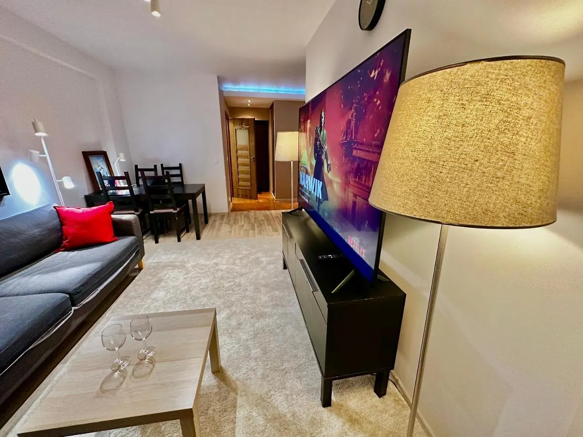 Decor 3 Metro Fast Wifi 1Gbs 80'Tv Hbo Disney Appletv Warsaw 0*,
