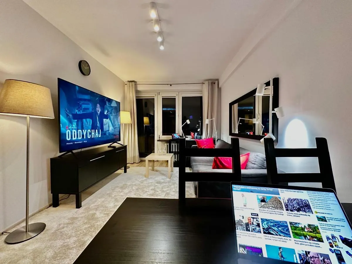Decor 3 Metro Fast Wifi 1Gbs 80'Tv Hbo Disney Appletv Warsaw